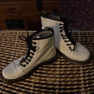 Amazon Essentials White Lace Up Boots